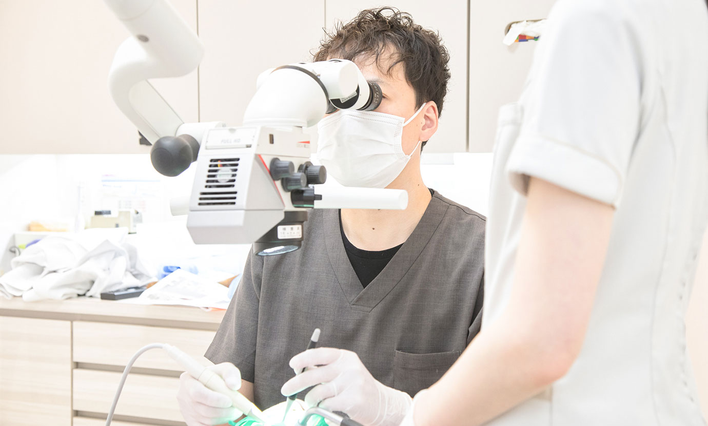 マイクロスコープ（歯科用顕微鏡）